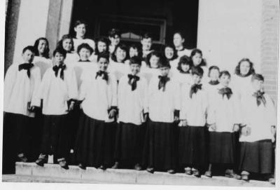 Photograph of the choir on the front steps